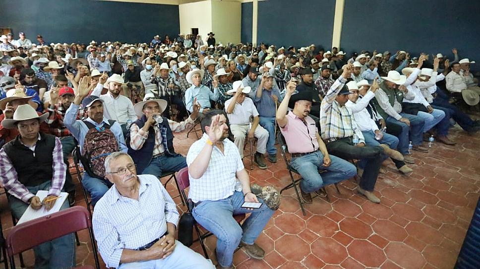 Abordan transporte de ganado y apoyo al campo en Jerez
