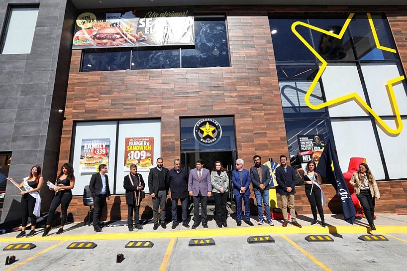 ABRE CARL’S JR TERCERA SUCURSAL EN EL ESTADO