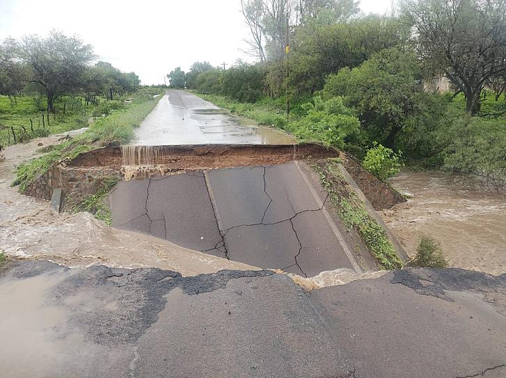 COLAPSA PUENTE EN CUAUHTÉMOC
