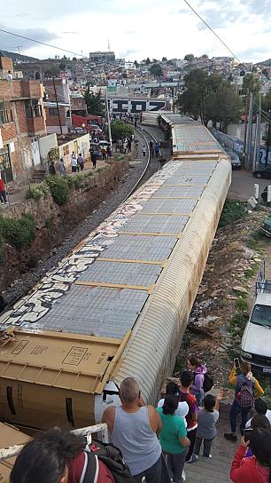 SE DESCARRILA EL TREN EN COLONIA FRANCISCO E. GARCÍA