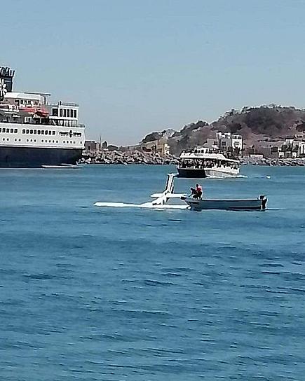 SE DESPLOMA AVIONETA EN MAZATLÁN; EL PILOTO Y SU BEBÉ FALLECIERON