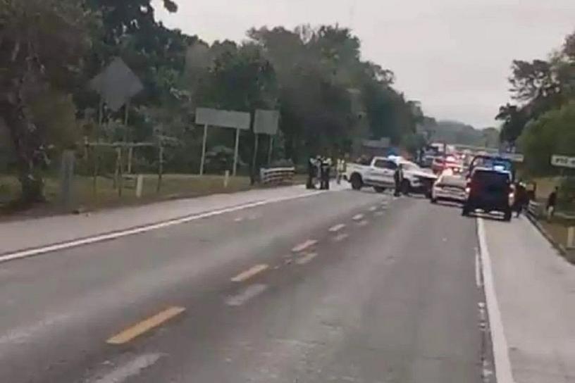 SE ENFRENTAN CIVILES ARMADOS Y GN EN LA AUTOPISTA MÉXICO-TUXPAN