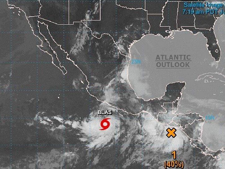 SE FORMA LA TORMENTA TROPICAL 'BLAS' CERCA DE ACAPULCO Y MANZANILLO