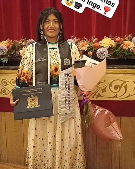 SE GRADÚA JOVEN WIXÁRICA DE INGENIERÍA EN LA UAZ