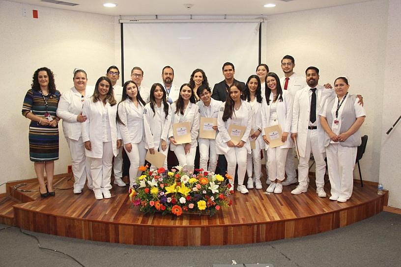 SE GRADÚAN 14 MÉDICOS INTERNOS DE PREGRADO EN EL ISSSTE