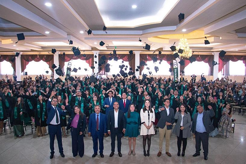 SE GRADÚAN 341 NUEVOS PROFESIONISTAS DE LA UTZAC 