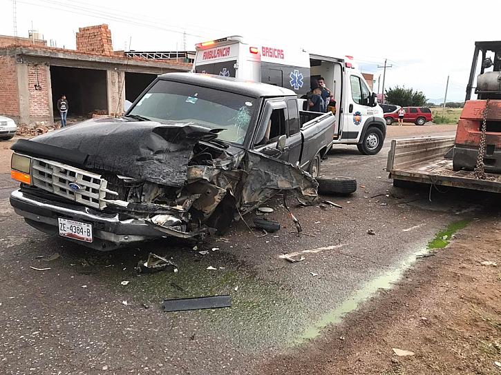 SE IMPACTAN DE FRENTE EN CARRETERA DE LORETO