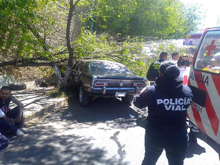 SE IMPACTA UN MAVERICK EN EL BULEVAR METROPOLITANO