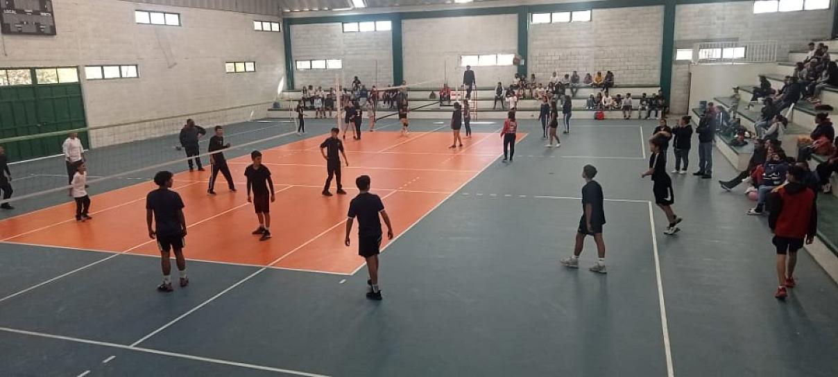 PARTICIPAN SECUNDARIAS EN TORNEO RELÁMPAGO DE VOLEIBOL&nbsp;