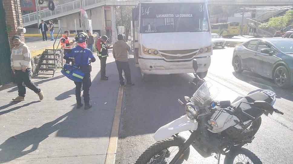 Se incendia un camión de la Ruta 14 cuando circulaba en el bulevar López Mateos 