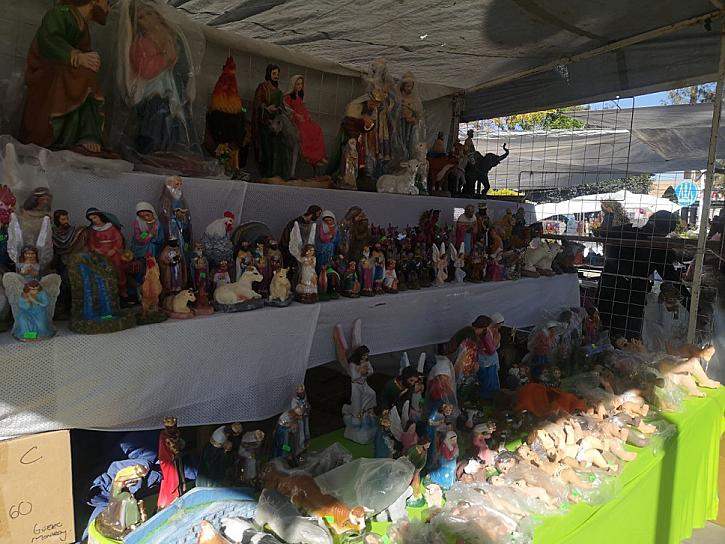SE INSTALAN COMERCIANTES DE MUSGO Y HENO