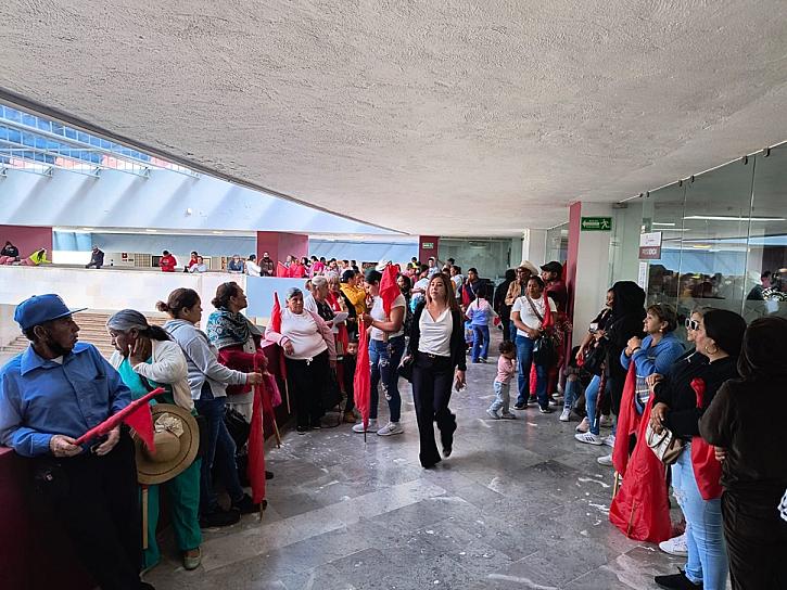 Se manifiesta el movimiento Antorcha Campesina en la presidencia municipal de Guadalupe 