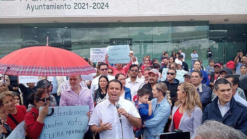 SE MANIFIESTA MIGUEL VARELA EN LA PRESIDENCIA MUNICIPAL DE ZACATECAS