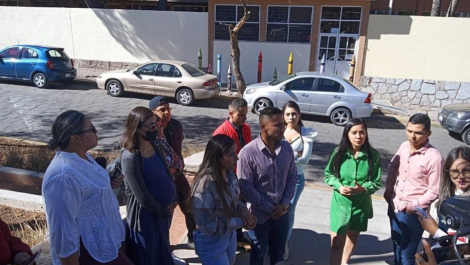 SE MANIFIESTAN PADRES DE FAMILIA DEL CENDI 1; EXIGEN PERSONAL DE APOYO Y DOCENTE 