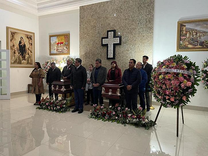 SENADORES HACEN GUARDIA DE HONOR A SU COMPAÑERO FAUSTINO LÓPEZ 