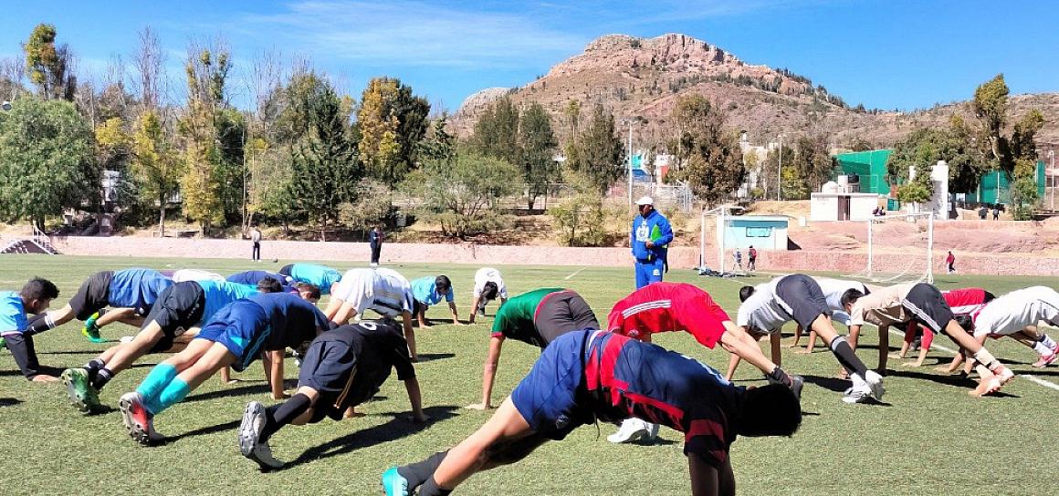 SE PREPARAN ESTUDIANTES PARA EL ENCUENTRO NACIONAL DEPORTIVO