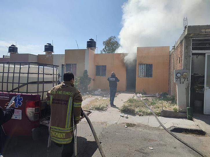 Se quema una casa en el fraccionamiento Real de San Ramón 