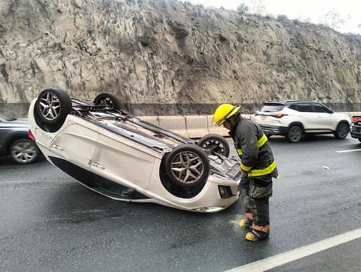 SE REGISTRA ACCIDENTE VEHICULAR EN LA VIALIDAD MANUEL FELGUÉREZ