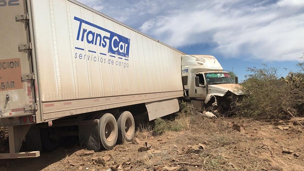 TRAILERO INTENTA DARSE A LA FUGA Y CAUSA ACCIDENTE VIAL 