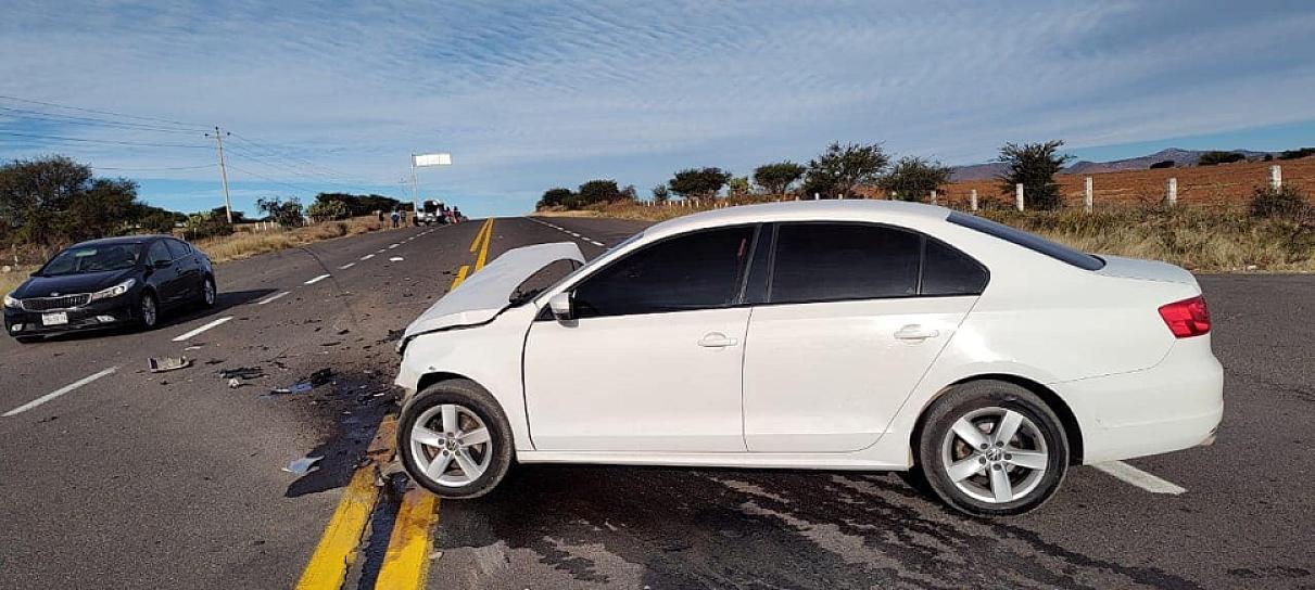 SE REGISTRA APARATOSA VOLCADURA SOBRE LA CARRETERA FEDERAL 45 