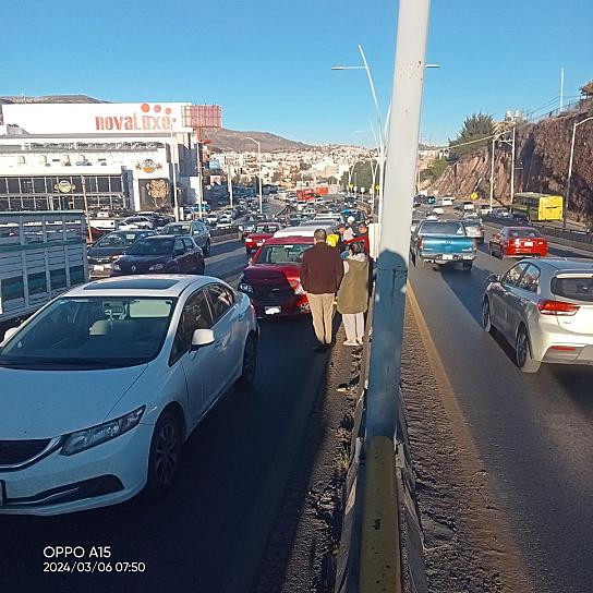 SE REGISTRA CARAMBOLA EN EL BULEVAR LÓPEZ MATEOS 