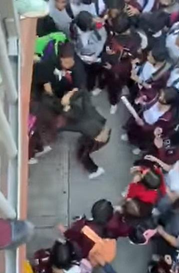 PROTAGONIZAN PELEA ALUMNAS DE LA TÉCNICA 1; ADOLESCENTE RESULTA CON ESGUINCE EN EL CUELLO 