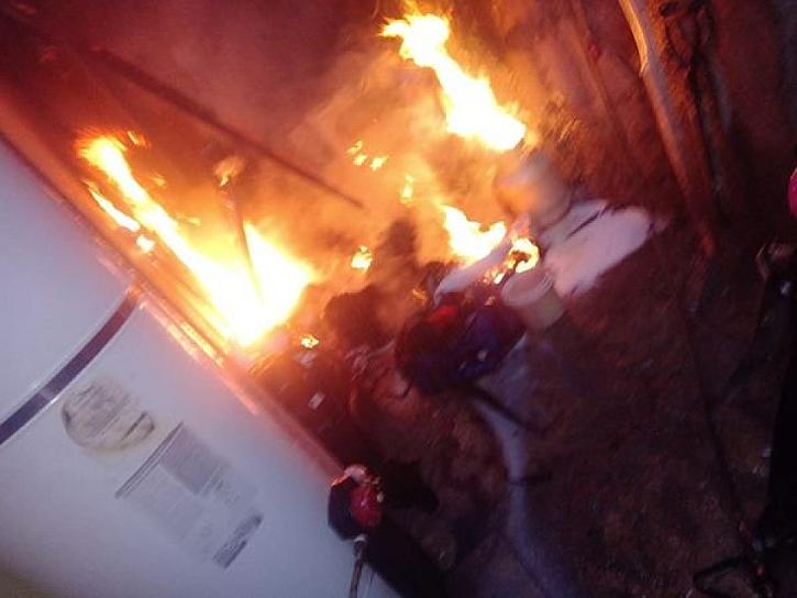 SE REGISTRA INCENDIO EN COLONIA TRES CRUCES 