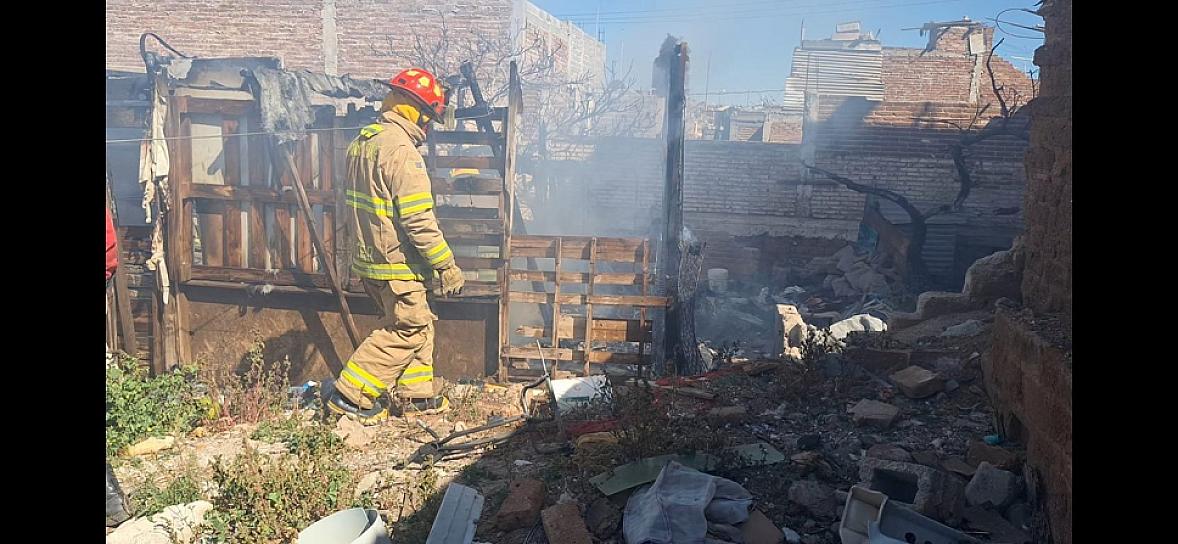 SE REGISTRA INCENDIO EN LA COLONIA BUENAVISTA 