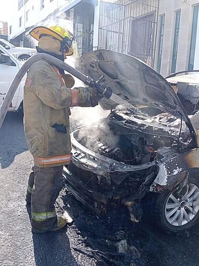 SE REGISTRA INCENDIO VEHICULAR 