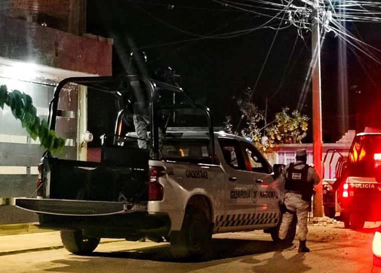 ATACAN A BALAZOS A CUATRO SUJETOS; UNO MUERE EN EL LUGAR 