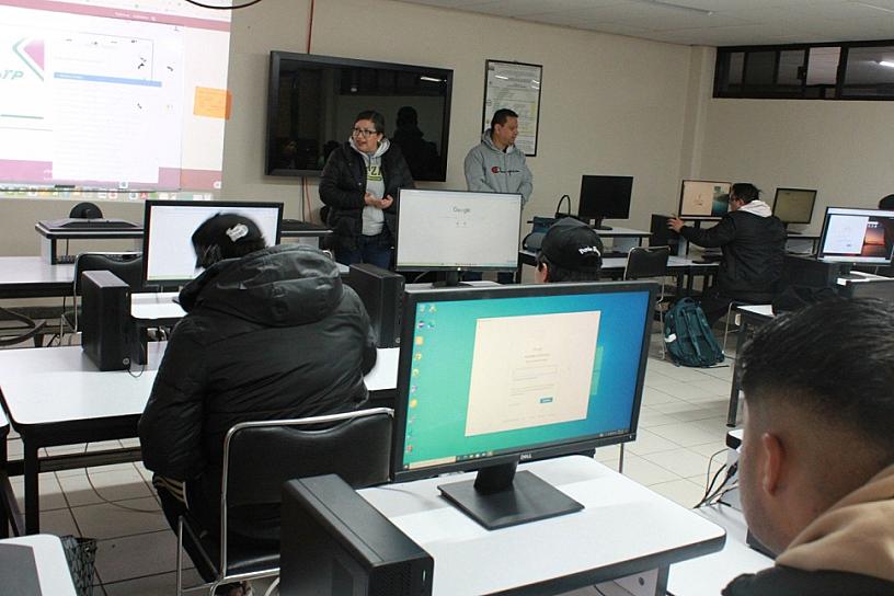 Abre Utzac carrera de Mecatrónica en modalidad mixta que permite estudiar y trabajar
