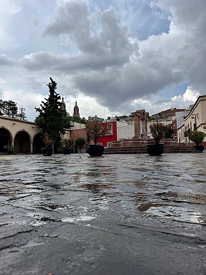 SE REGISTRAN LLUVIAS EN LA CAPITAL Y ZONA CONURBADA