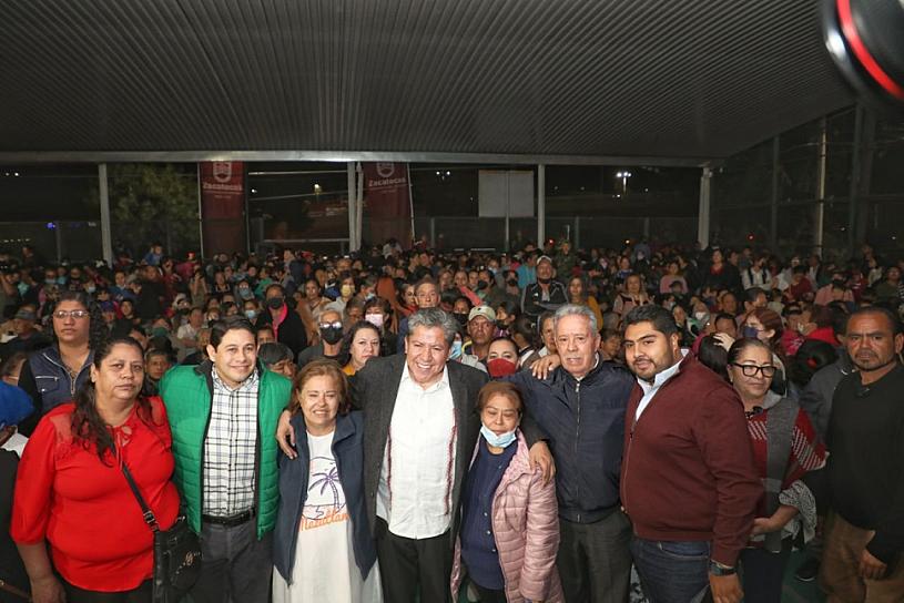 SE REÚNE DAVID MONREAL CON VECINOS DE TRES CRUCES
