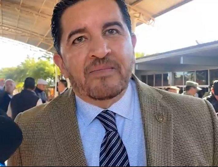 SE REÚNE JAVIER TORRES CON MAESTROS MANIFESTANTES 