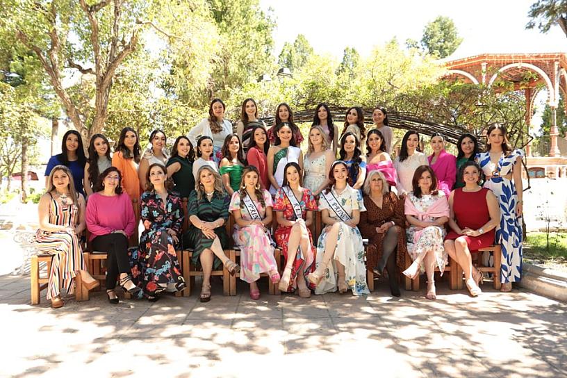 SE REÚNEN REINAS Y PRINCESAS EN EL BICENTENARIO DE LA FERIA DE PRIMAVERA EN JEREZ 