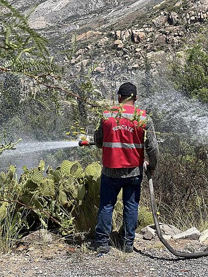 SE REPORTA INCENDIO EN EL CAMINO ARANZAZÚ EN CONCHA DEL ORO 