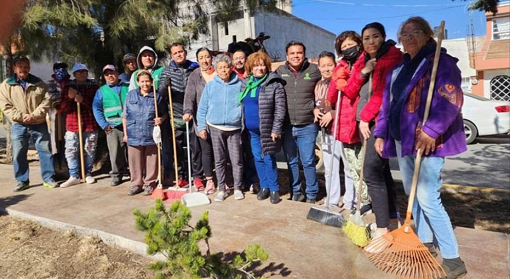 SE UNEN VECINOS Y AUTORIDADES DE LA CAPITAL PARA LIMPIAR LA CIUDAD 