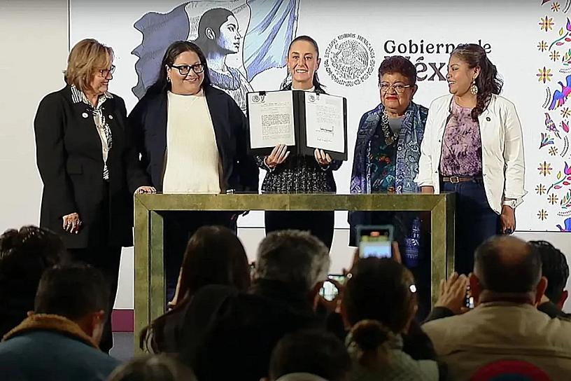 SHEINBAUM FIRMA DECRETO DE IGUALDAD SUSTANTIVA