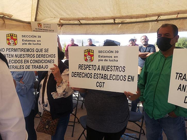 SIGUE MANIFESTACIÓN EN EL HOSPITAL DE LA MUJER EN FRESNILLO&nbsp;