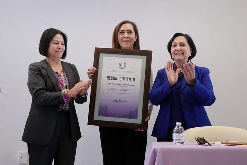 SIN LAS MUJERES NO HAY DEMOCRACIA: ADRIANA FAVELA