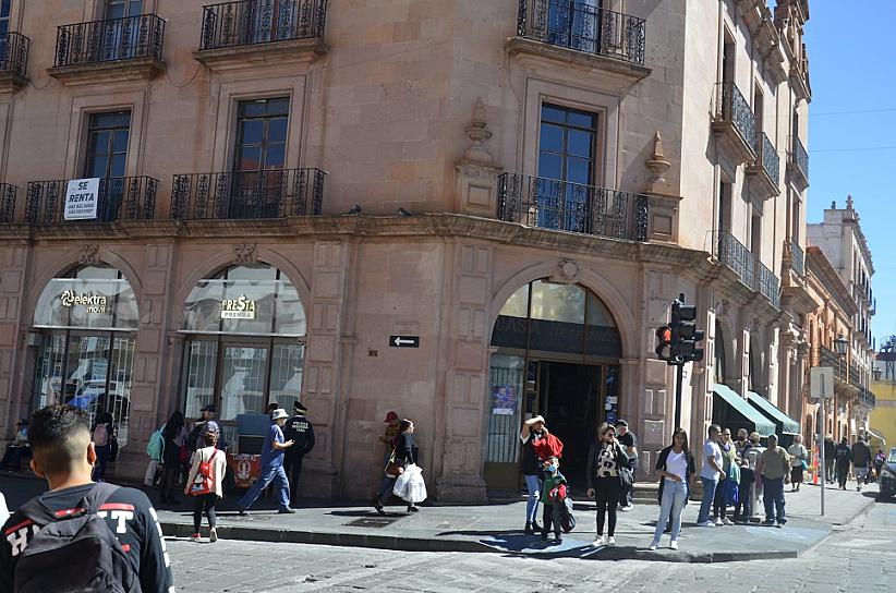 SOBREVIVEN INSEGUROS Y EXPUESTOS, COMERCIANTES DE LA CAPITAL