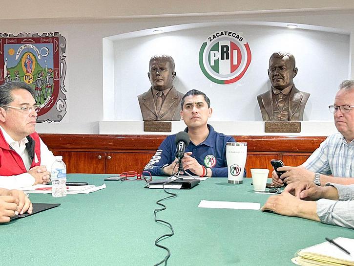 SOLICITA CARLOS PEÑA A DIRIGENTES MUNICIPALES PRIISTAS SER INCLUYENTES 