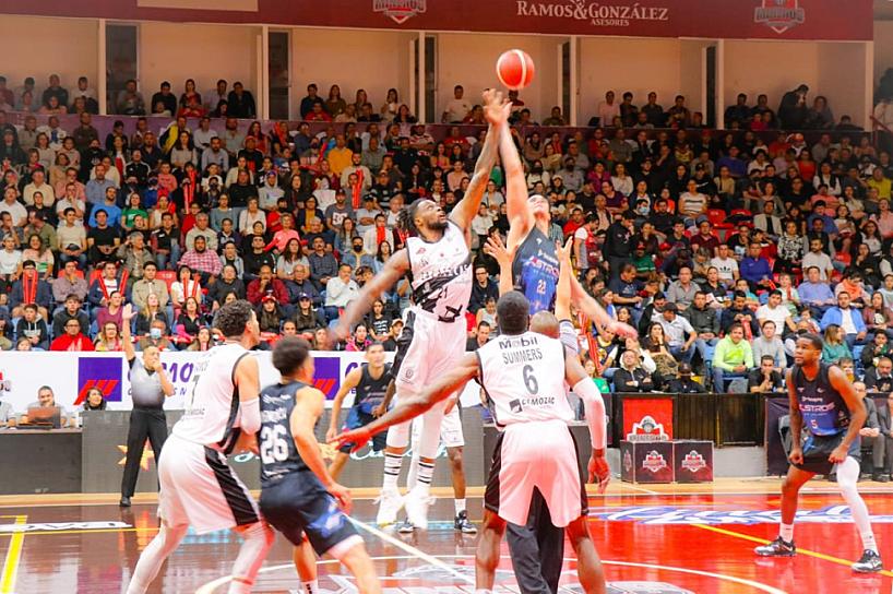 SORPRENDEN ASTROS&nbsp;A MINEROS EN CASA