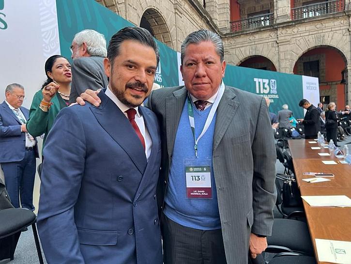 SOSTIENE DAVID MONREAL DIÁLOGO CON DIRECTOR DEL IMSS