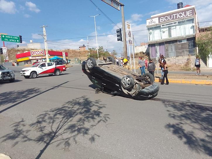 SUFREN ACCIDENTE DOS JÓVENES