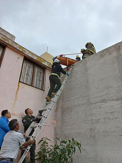 SUFRE TRABAJADOR UNA CAÍDA EN LA AZOTEA