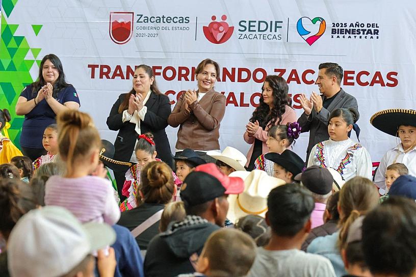 Acercan programas del SEDIF a familias de Trinidad García de la Cadena