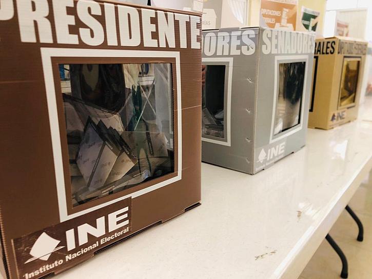 SUJETOS ARMADOS ROBAN 6 URNAS EN VILLA GARCÍA 