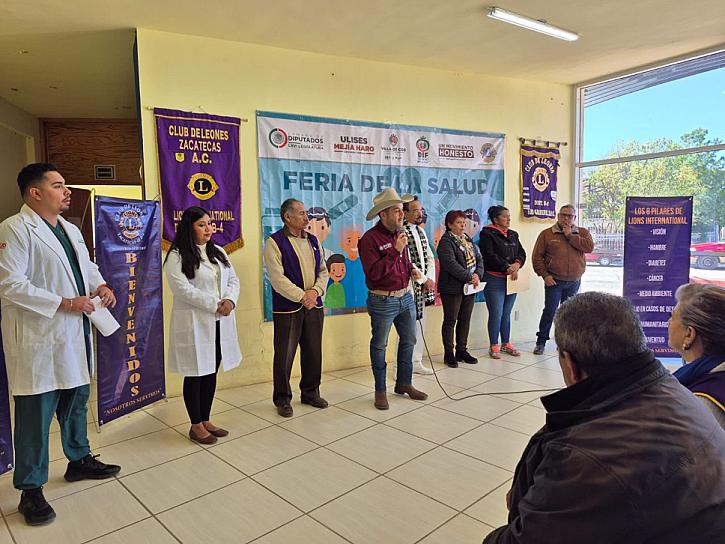 Acerca Ulises Mejía servicios médicos a comunidades rurales