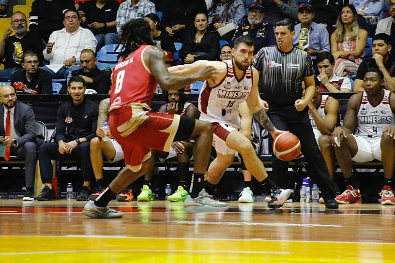 SUPERAN LOS MINEROS A LOS CORRECAMINOS EN PRIMER JUEGO DE LA SERIE 